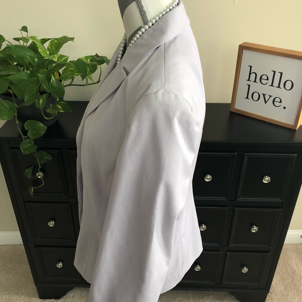 Blazer with Invisible Button Closure - Picture 2 of 4